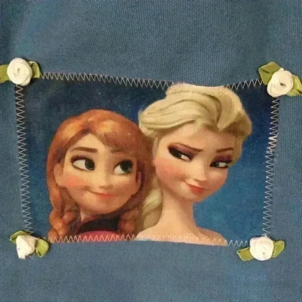 New! Disney Frozen Tote Bags.